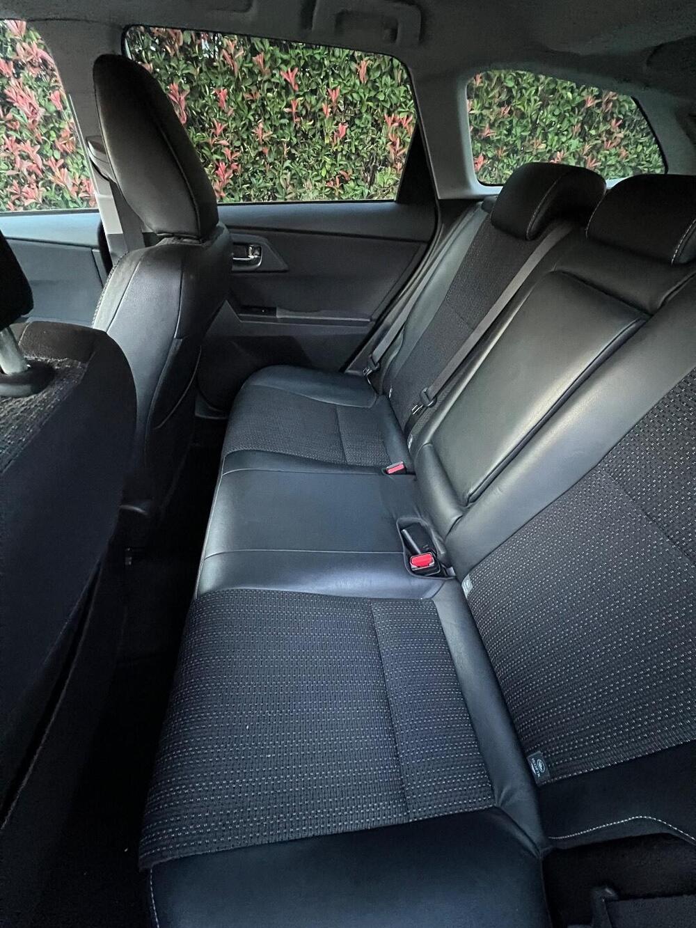 Toyota Auris Station Wagon usata a Varese (7)