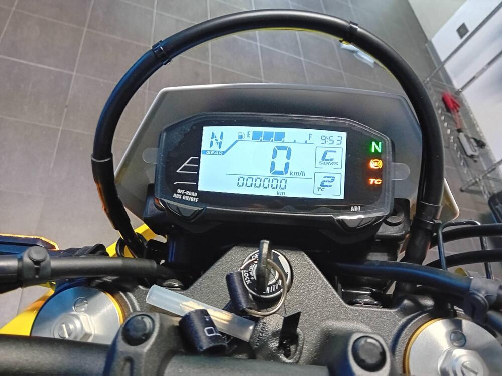 Suzuki DR-Z4S (2025) (7)