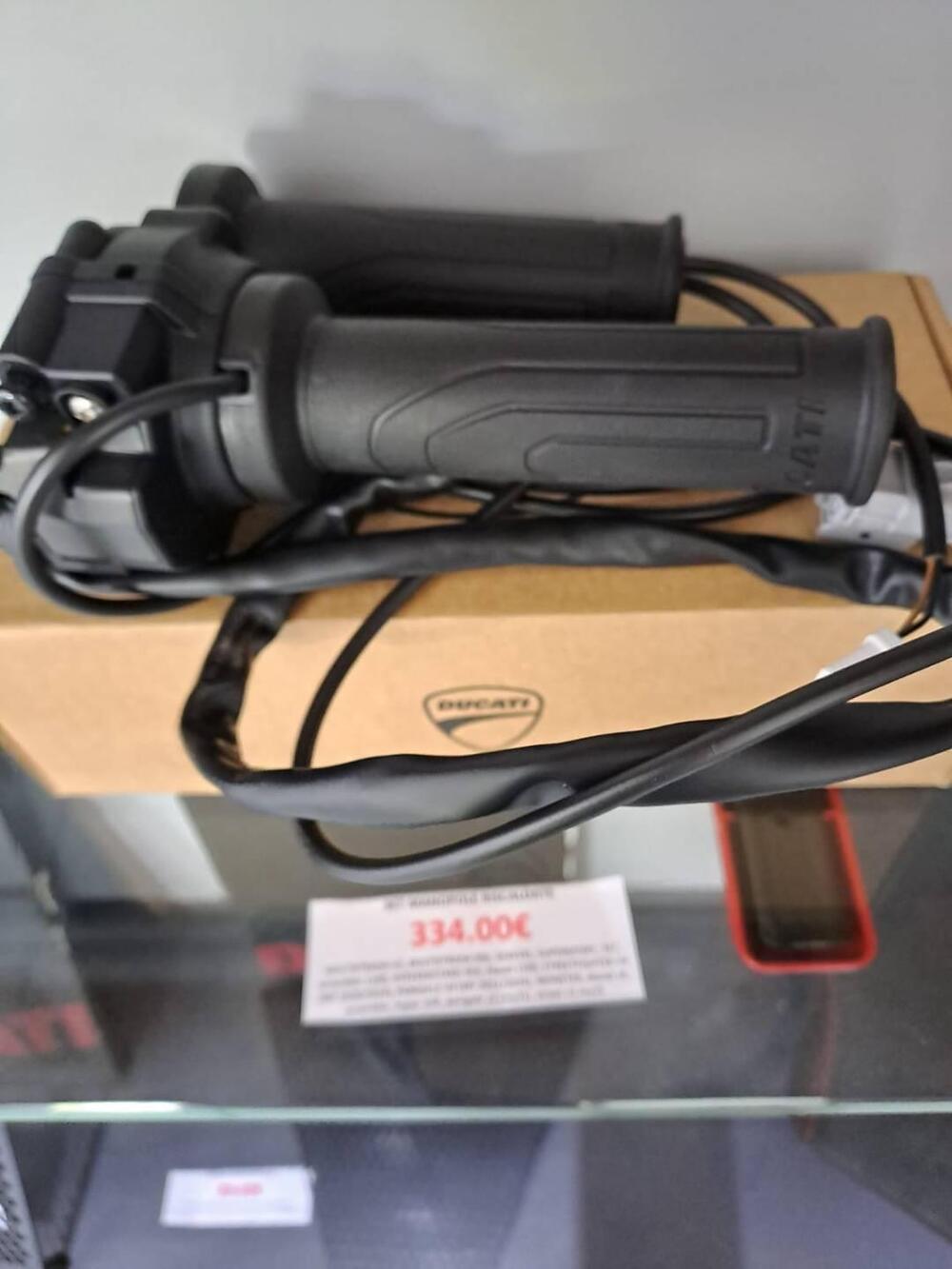 Manopole riscaldabili Ducati