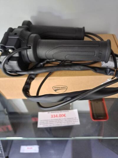 Manopole riscaldabili Ducati