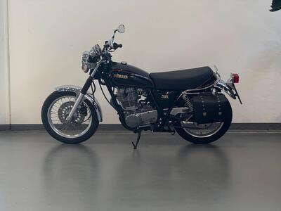 Yamaha SR 400 (2013 - 17) usata