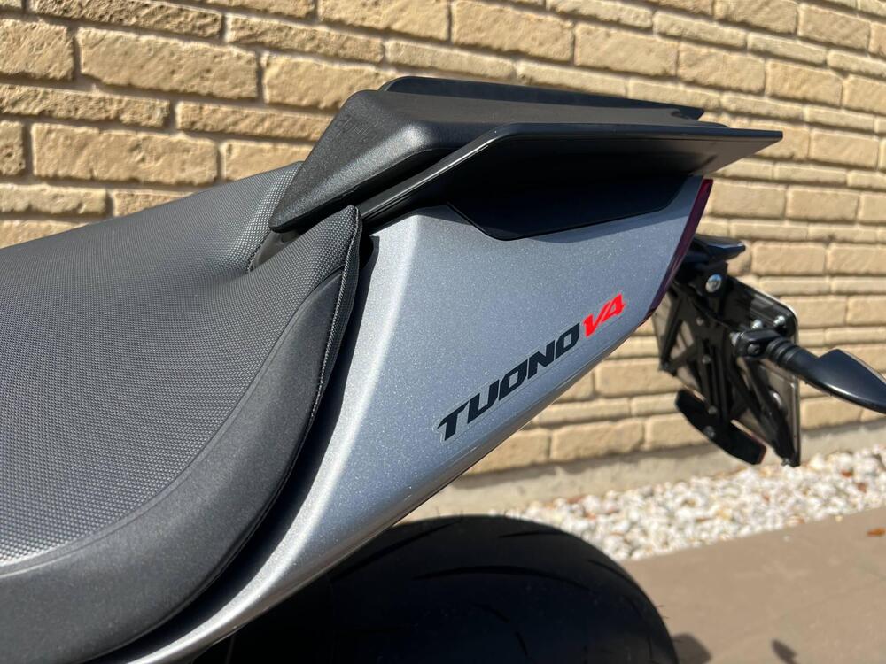 Aprilia Tuono V4 (2021 - 24) (8)