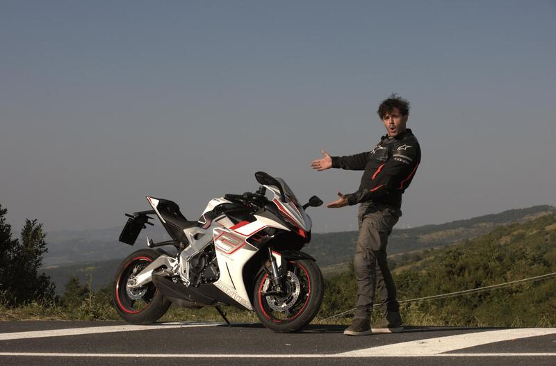 Zontes 703 RR TEST: la prova della sportiva cinese 3 cilindri. Pro e contro [VIDEO]