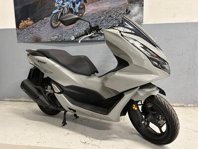 Honda PCX 125 (2025) usata