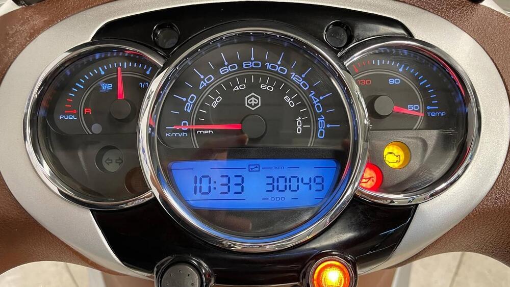 Piaggio Beverly 300 i.e. ABS-ASR (2016 - 20) (10)