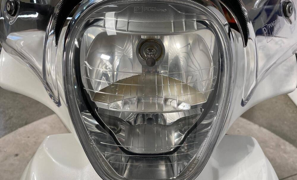 Piaggio Beverly 300 i.e. ABS-ASR (2016 - 20) (14)