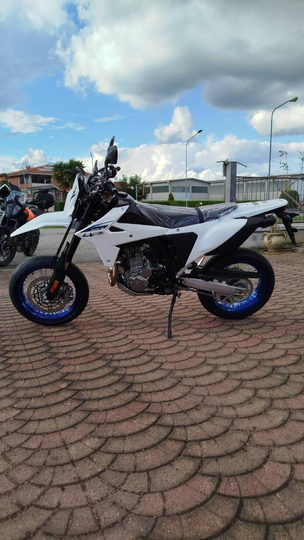 Suzuki DR-Z4SM (2025 - 26) (4)