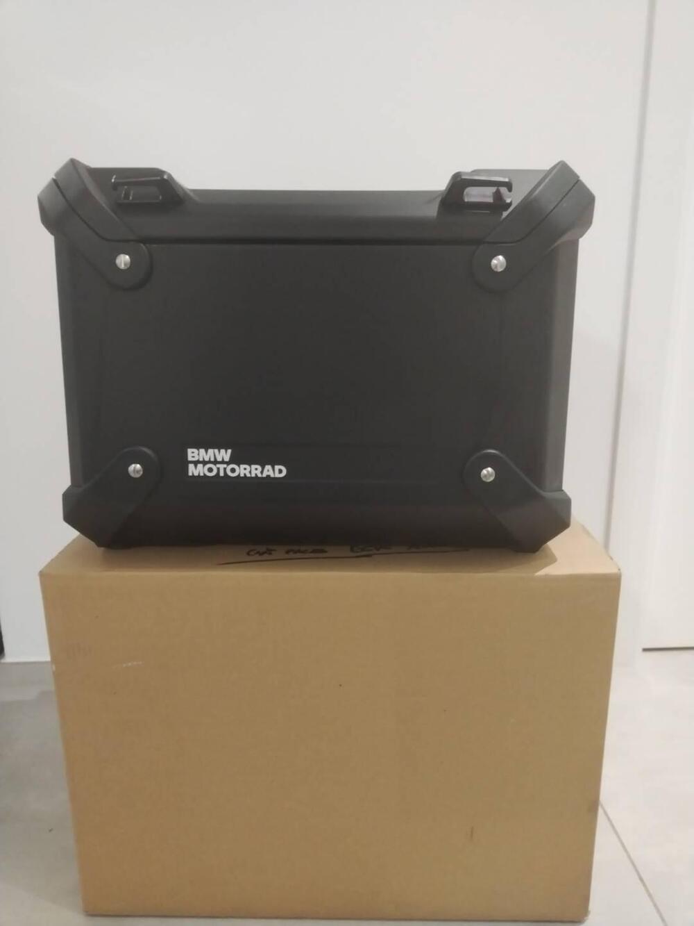 Valigia in alluminio nera Gs 1300 adventure BMW (3)