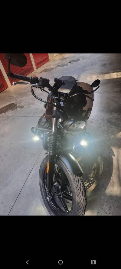 Moto Guzzi V7 Stone (2021 - 24) usata