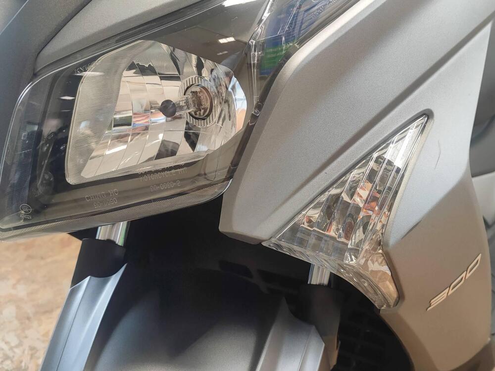 Kymco X-Town 300i ABS (2016 - 20) (13)