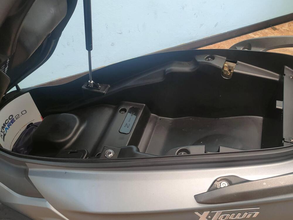 Kymco X-Town 300i ABS (2016 - 20) (17)