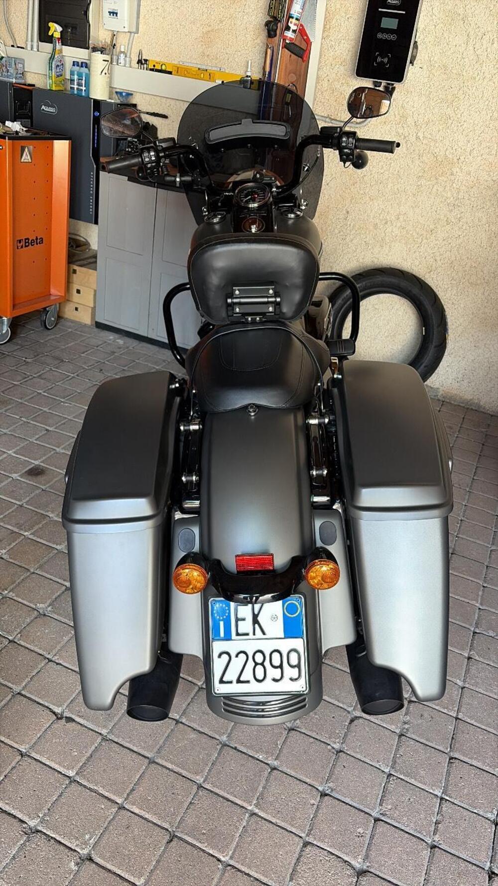 Harley-Davidson 107 Road King Special (2017 - 18) - FLHRXS (2)