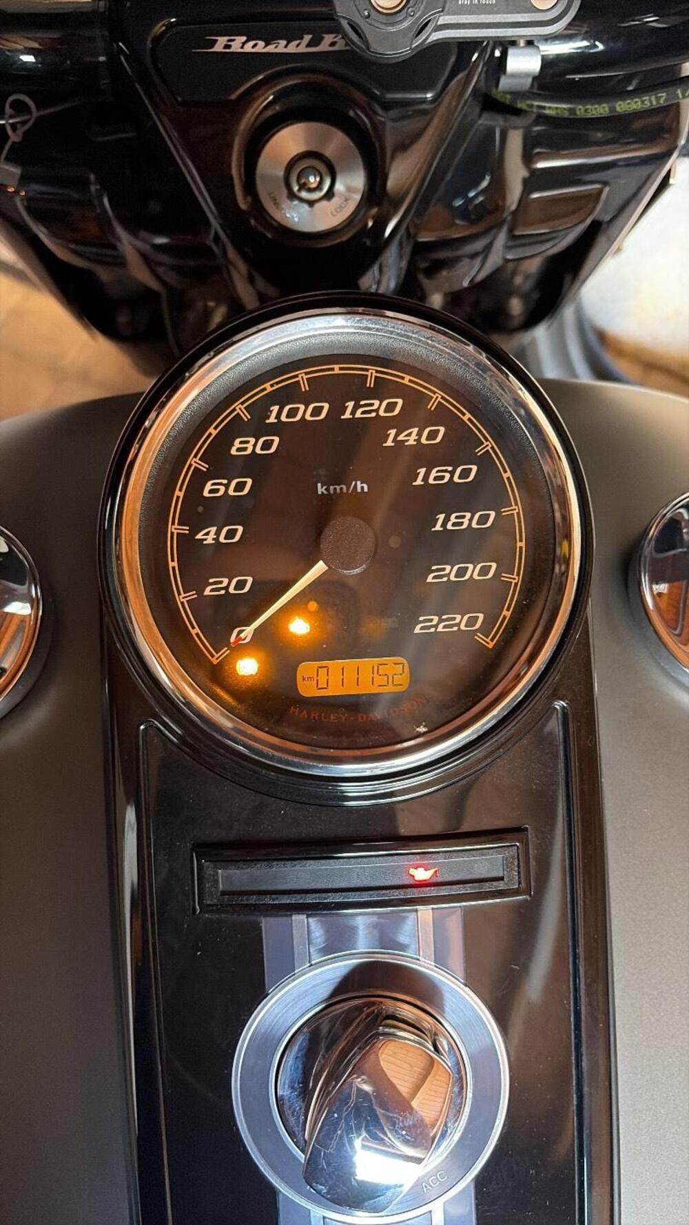 Harley-Davidson 107 Road King Special (2017 - 18) - FLHRXS (4)