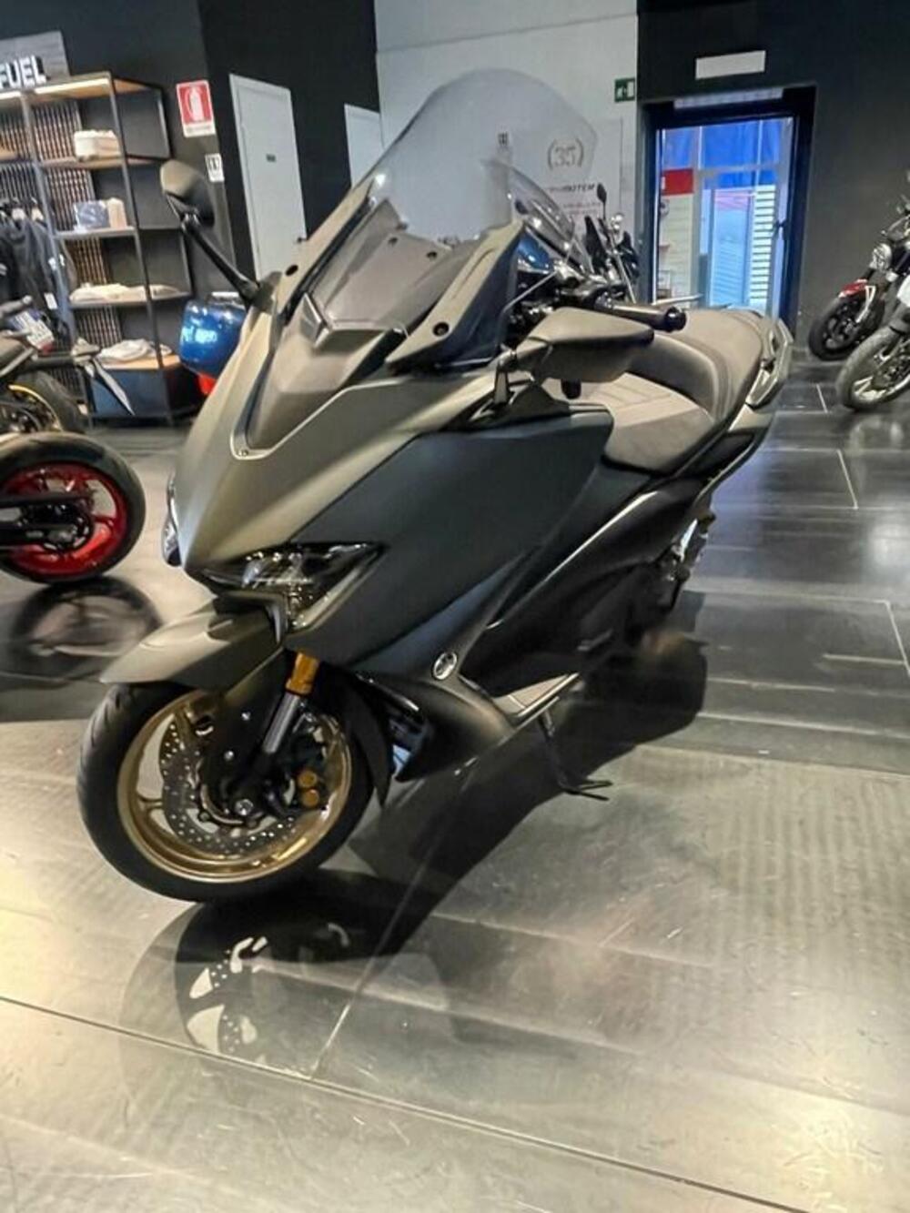Yamaha T-Max 560 Tech Max (2021) (9)
