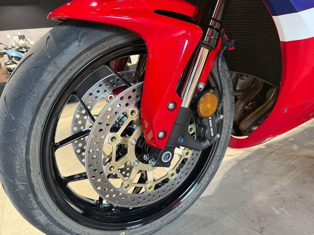 Honda CBR 600 RR (2024 - 26) (8)