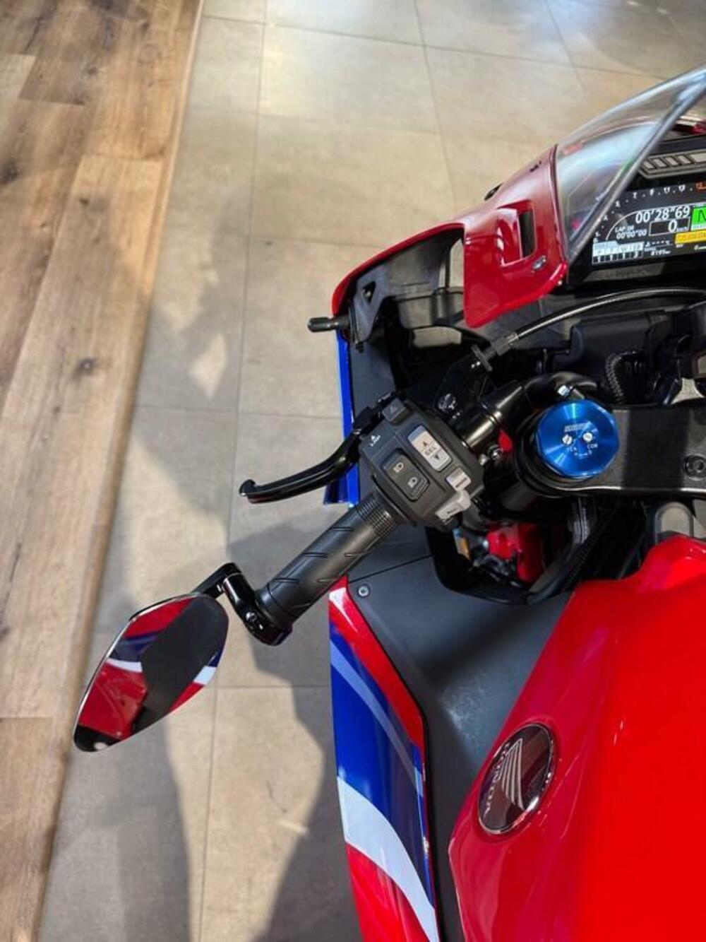 Honda CBR 600 RR (2024 - 26) (11)