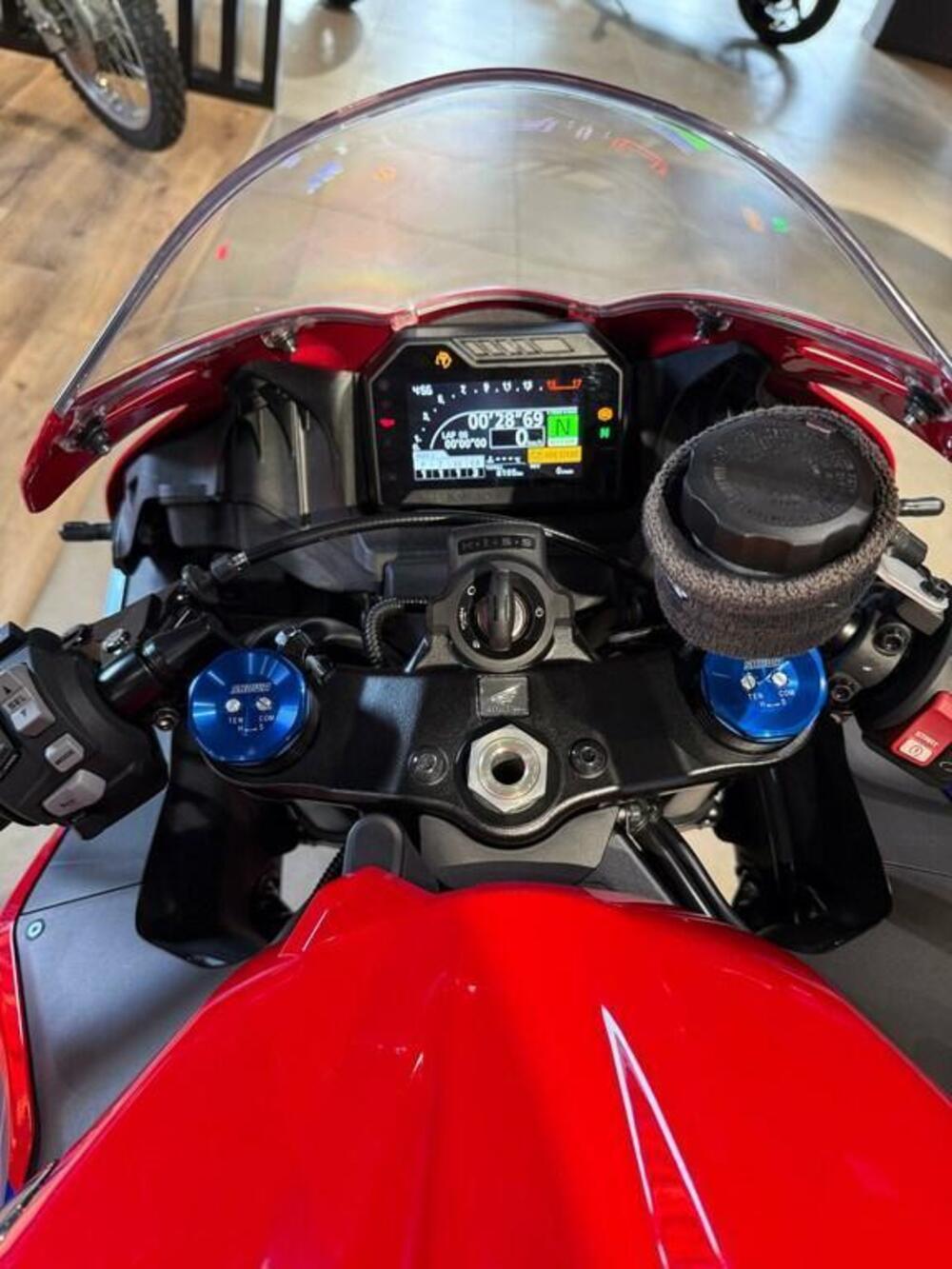 Honda CBR 600 RR (2024 - 26) (12)