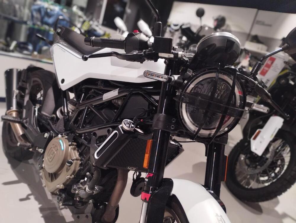 Husqvarna Vitpilen 401 (2021 - 23) (3)