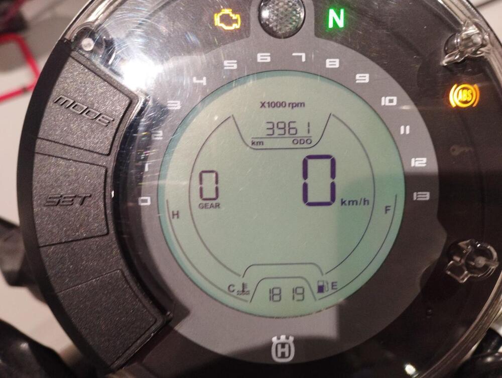 Husqvarna Vitpilen 401 (2021 - 23) (7)