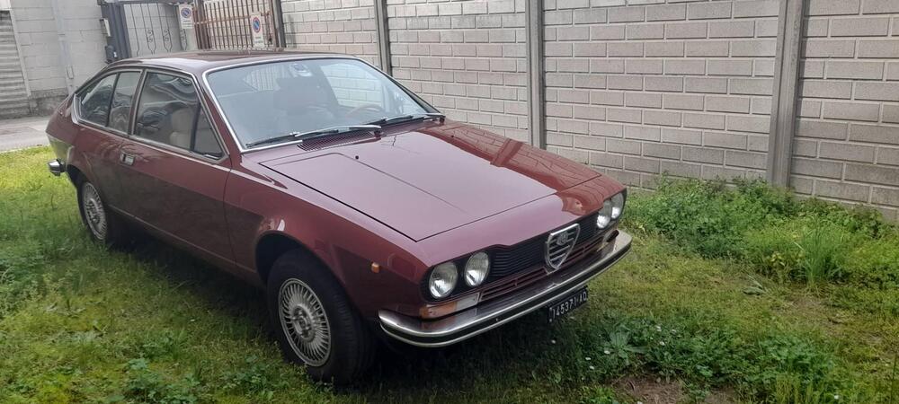 Alfa Romeo Alfetta GT 1600 d'epoca a Milano (2)