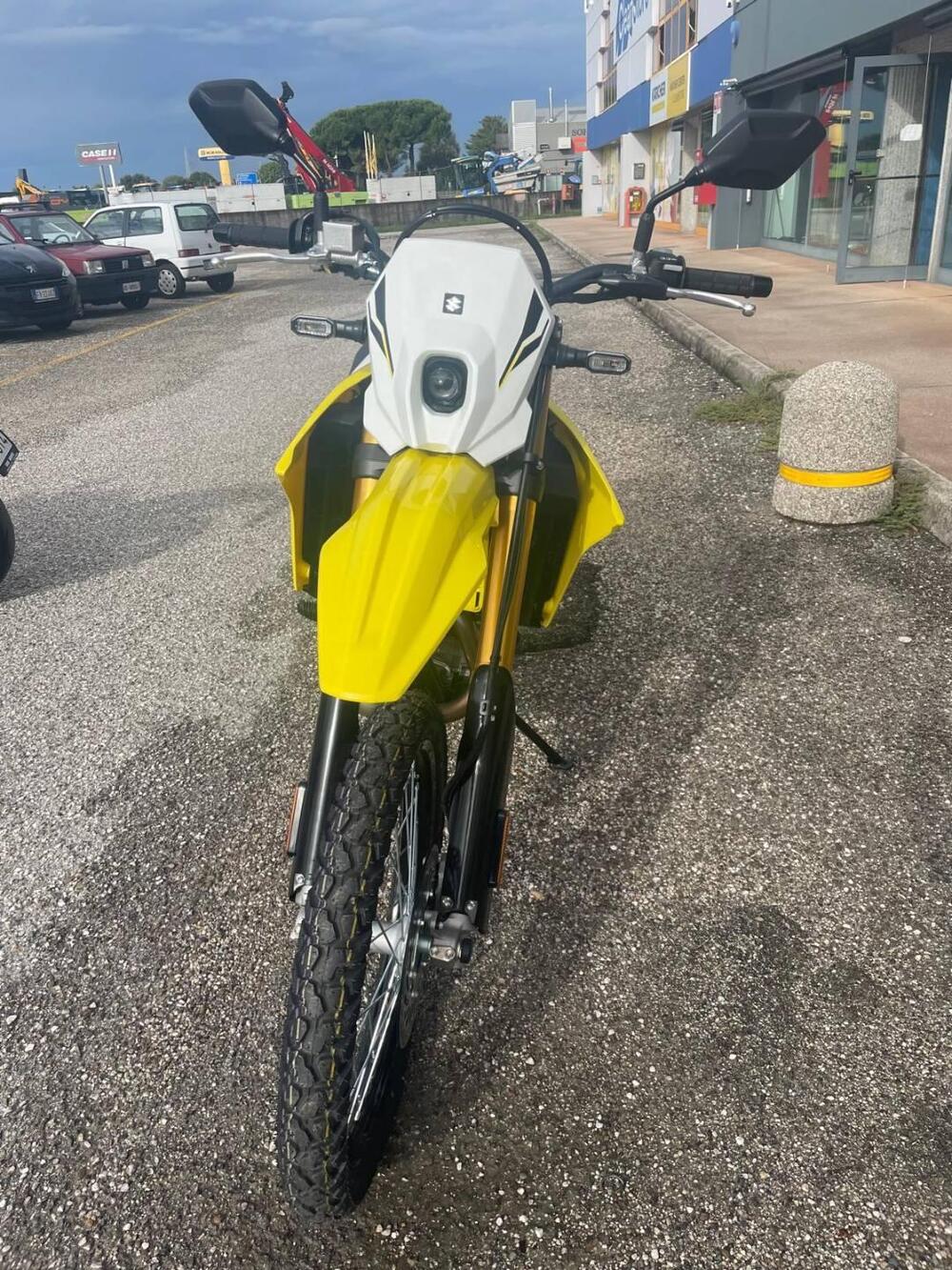 Suzuki DR-Z4S (2025 - 26) (2)