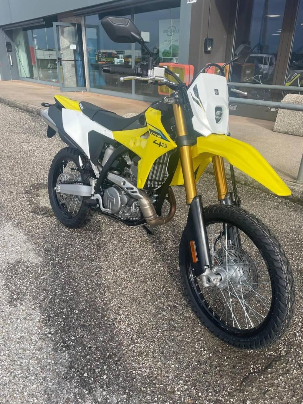 Suzuki DR-Z4S (2025 - 26) (5)