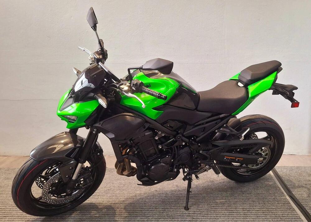 Kawasaki Z 900 (2025 - 26) (2)
