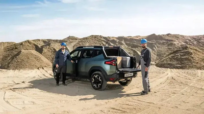 Dacia Duster 2025 si trasforma: dal SUV al pick-up (e spunta anche la versione van)