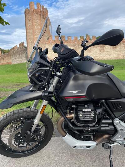 Moto Guzzi V85 TT (2021 - 23) usata