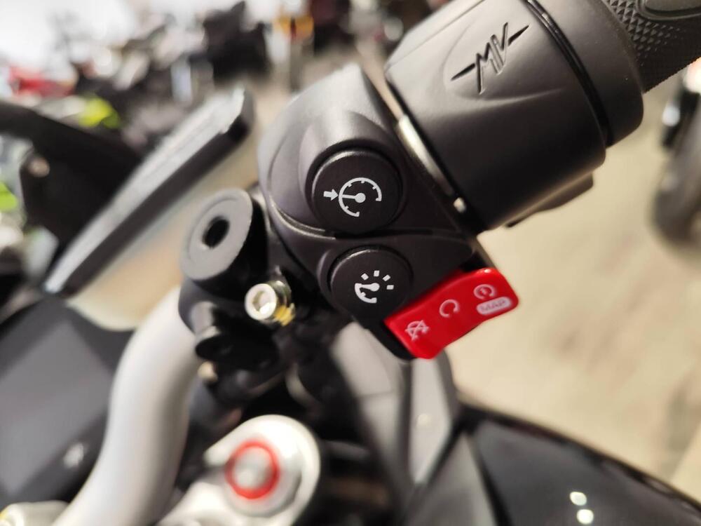 MV Agusta Turismo Veloce 800 Lusso (2021 - 23) (18)