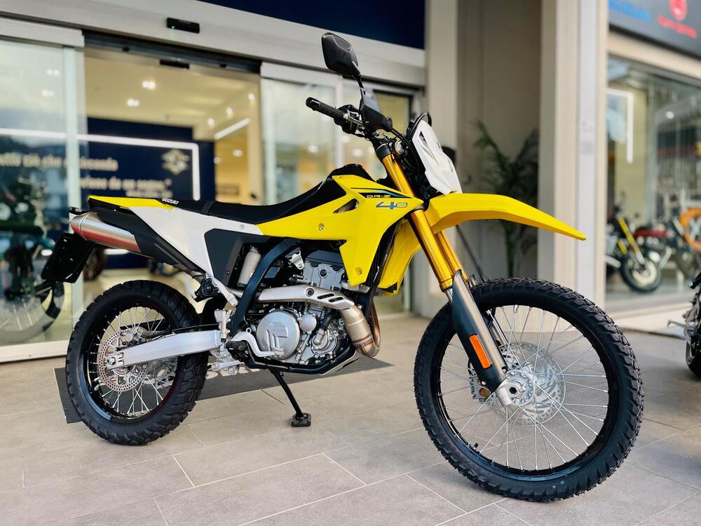Suzuki DR-Z4S (2025) (2)