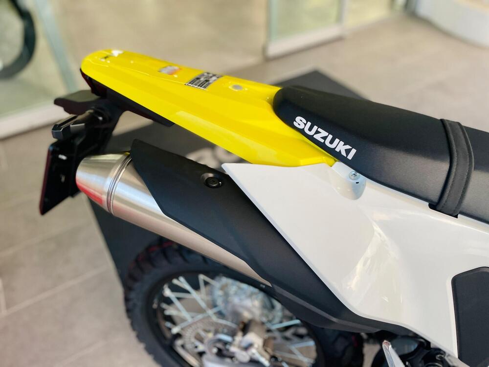 Suzuki DR-Z4S (2025) (6)