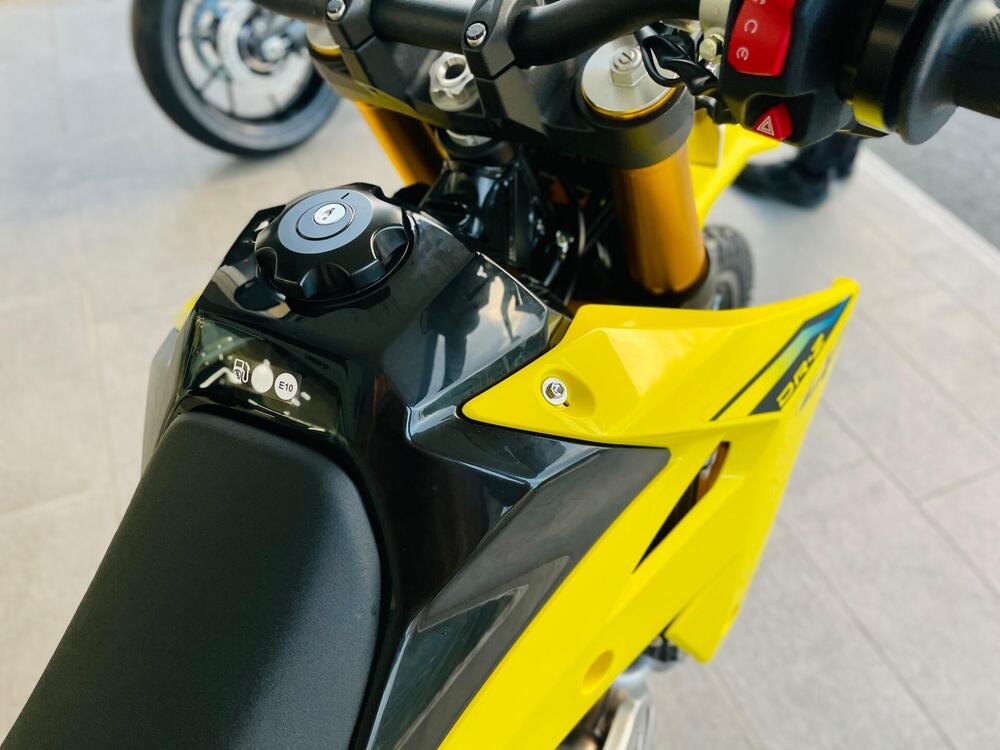 Suzuki DR-Z4S (2025) (7)