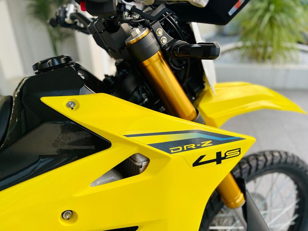 Suzuki DR-Z4S (2025) (8)