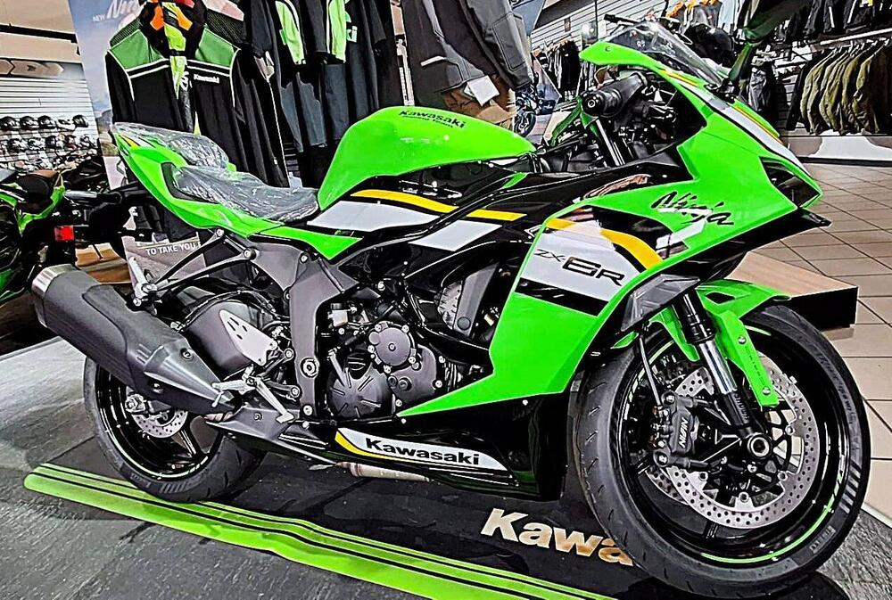Kawasaki Ninja 636 ZX-6R Performance (2025 - 26) (3)