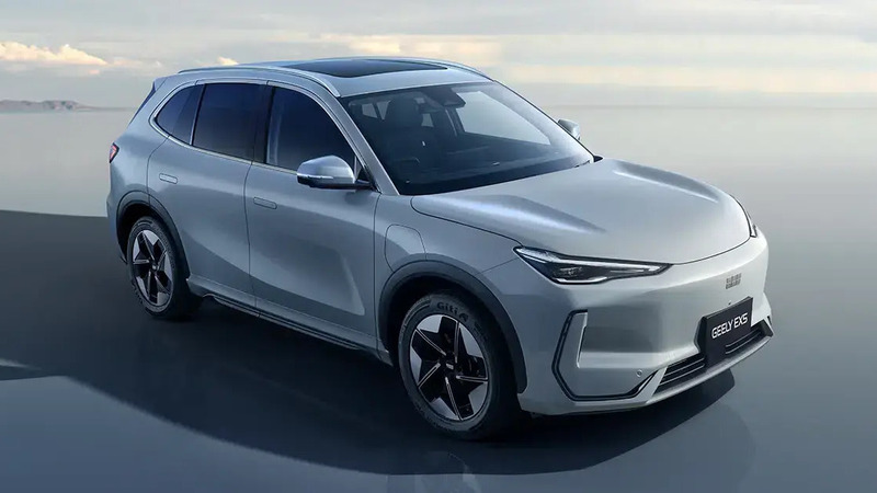 Nuova Geely EX5: scende in campo e le ha tutte contro. Top e Flop