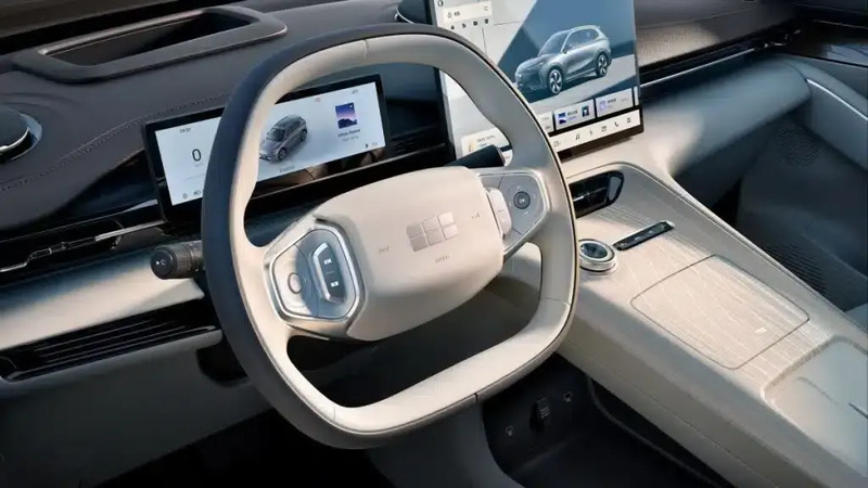 Gli interni della Geely EX5