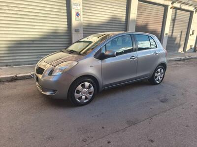 Toyota Yaris 1.0 5 porte Sol del 2008 usata a San Severo