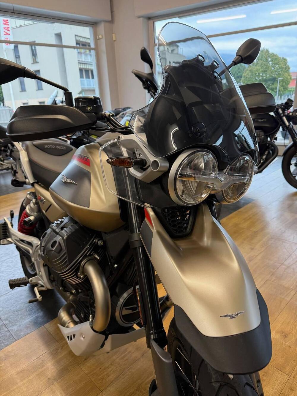 Moto Guzzi V85 TT Travel (2024 - 26) (3)