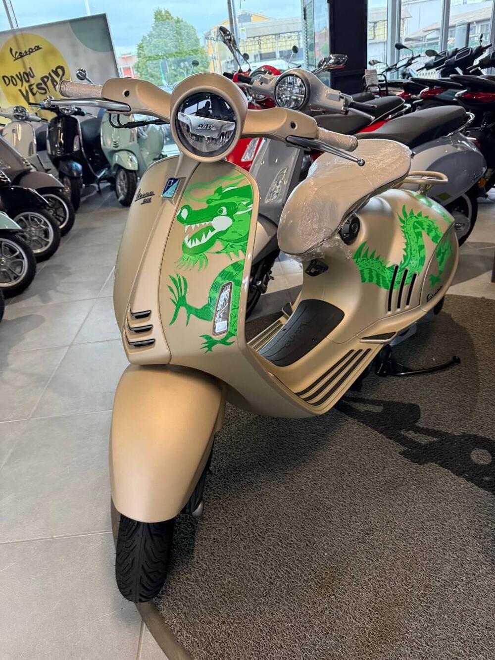 Vespa Vespa 946 Dragon 150 (2024) (2)