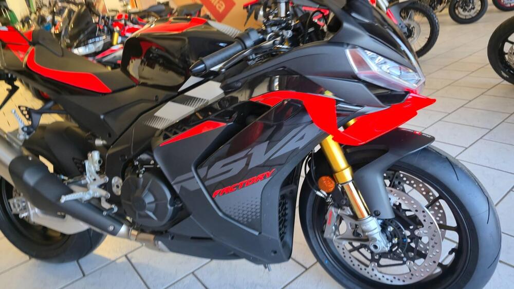 Aprilia Tuono V4 Factory (2025 - 26) (2)