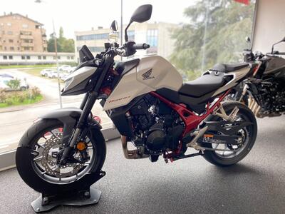 Honda CB 750 Hornet (2025) nuova