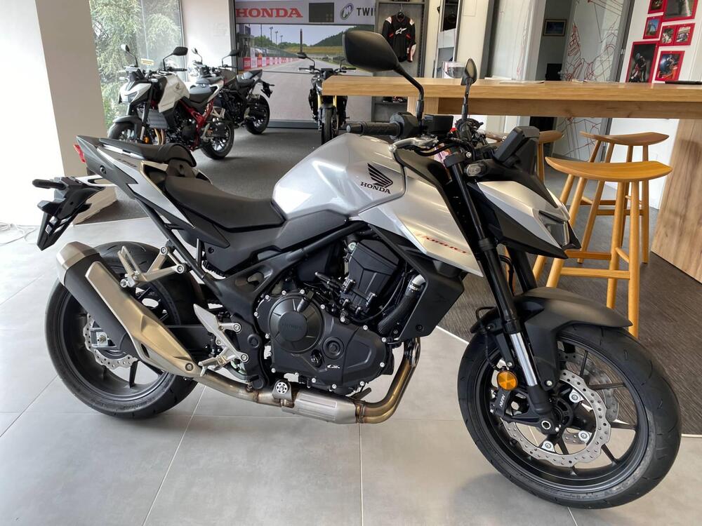 Honda CB 750 Hornet (2025) (3)