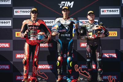 SBK 2025. GP d'Aragona. Toprak piega a fatica un grande Bulega in Gara1 [GALLERY]