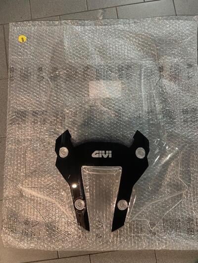 Parabrezza GIVI D6415ST trasparente 59 x 52 cm, pe