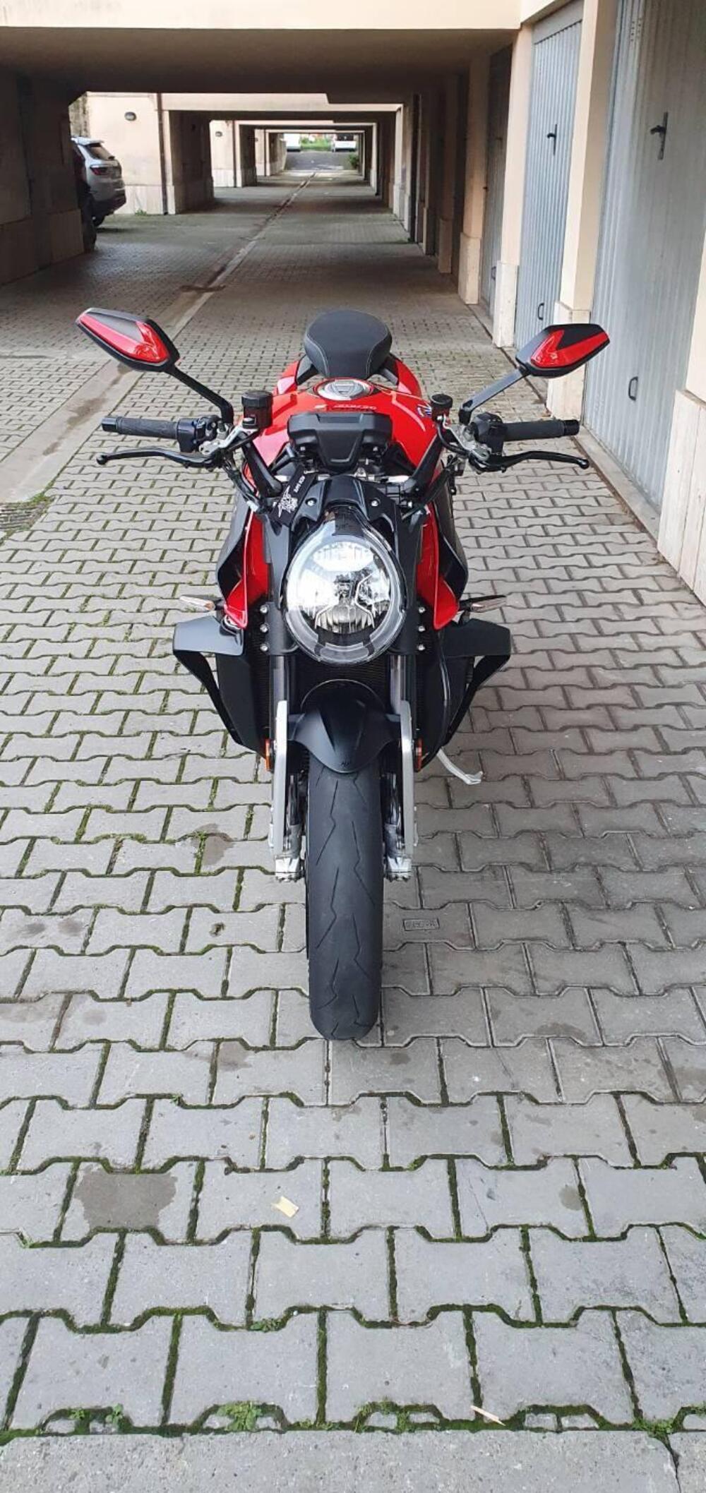 MV Agusta Brutale 1000 RS (2022 - 26) (4)