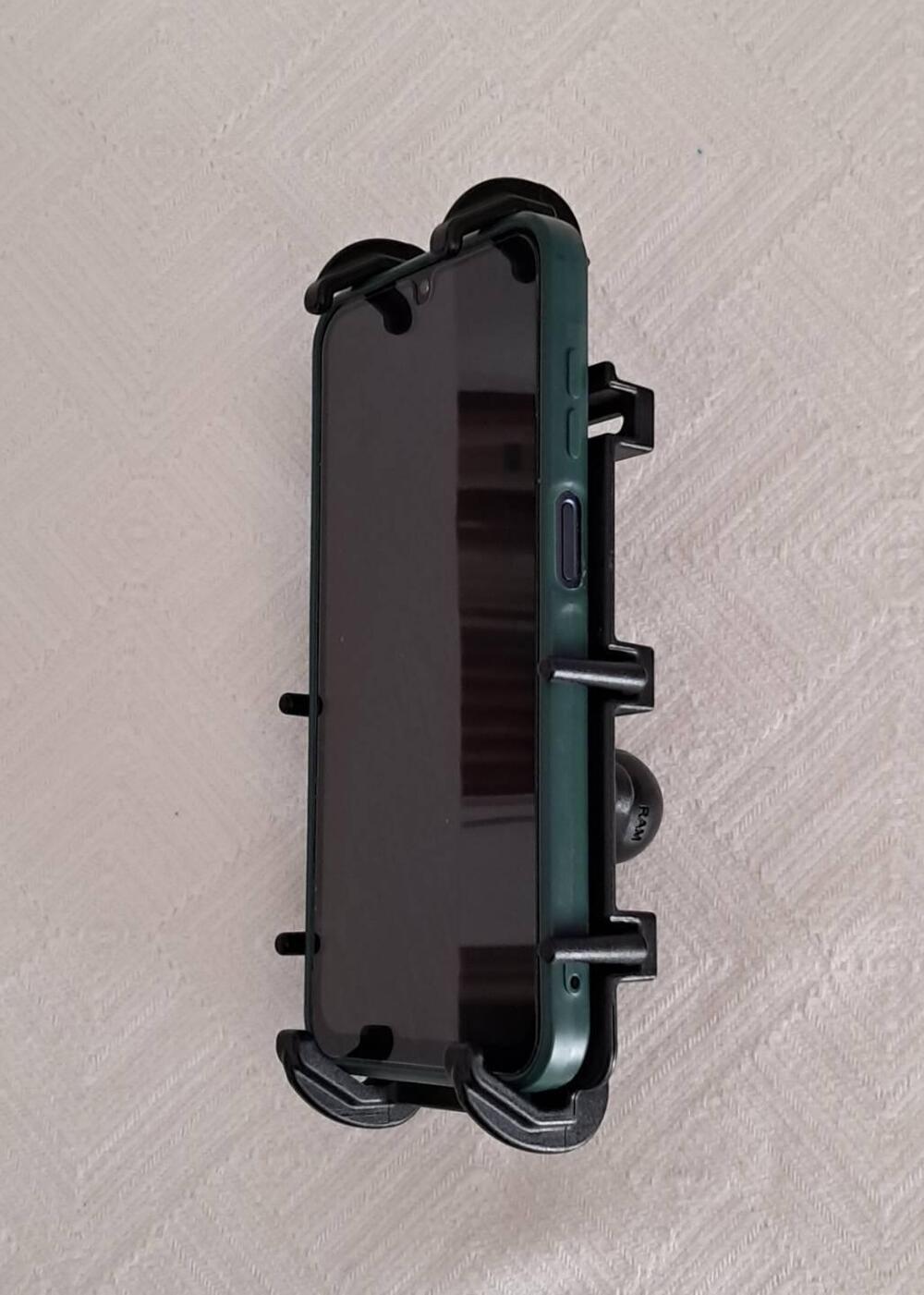 Porta cellulare moto Ram Mount (2)