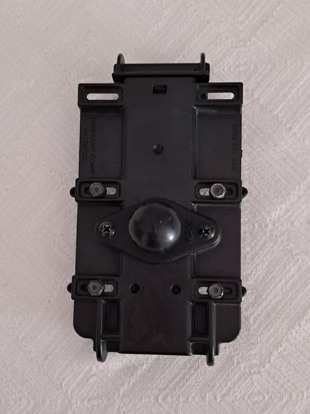 Porta cellulare moto Ram Mount (5)