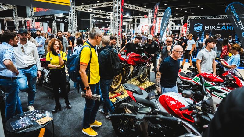 Eternal City Moto Show 2025, solo custom? Maxi enduro, adventure e sportive: il tour dell&#039;Expo [VIDEO]
