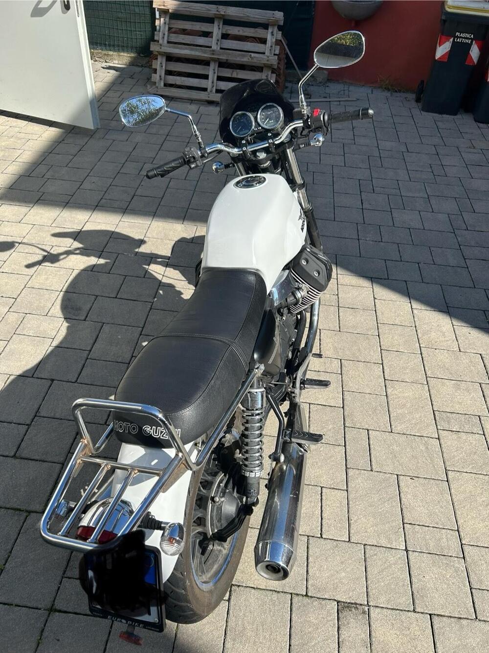 Moto Guzzi V7 Stone (2012 - 15) (3)